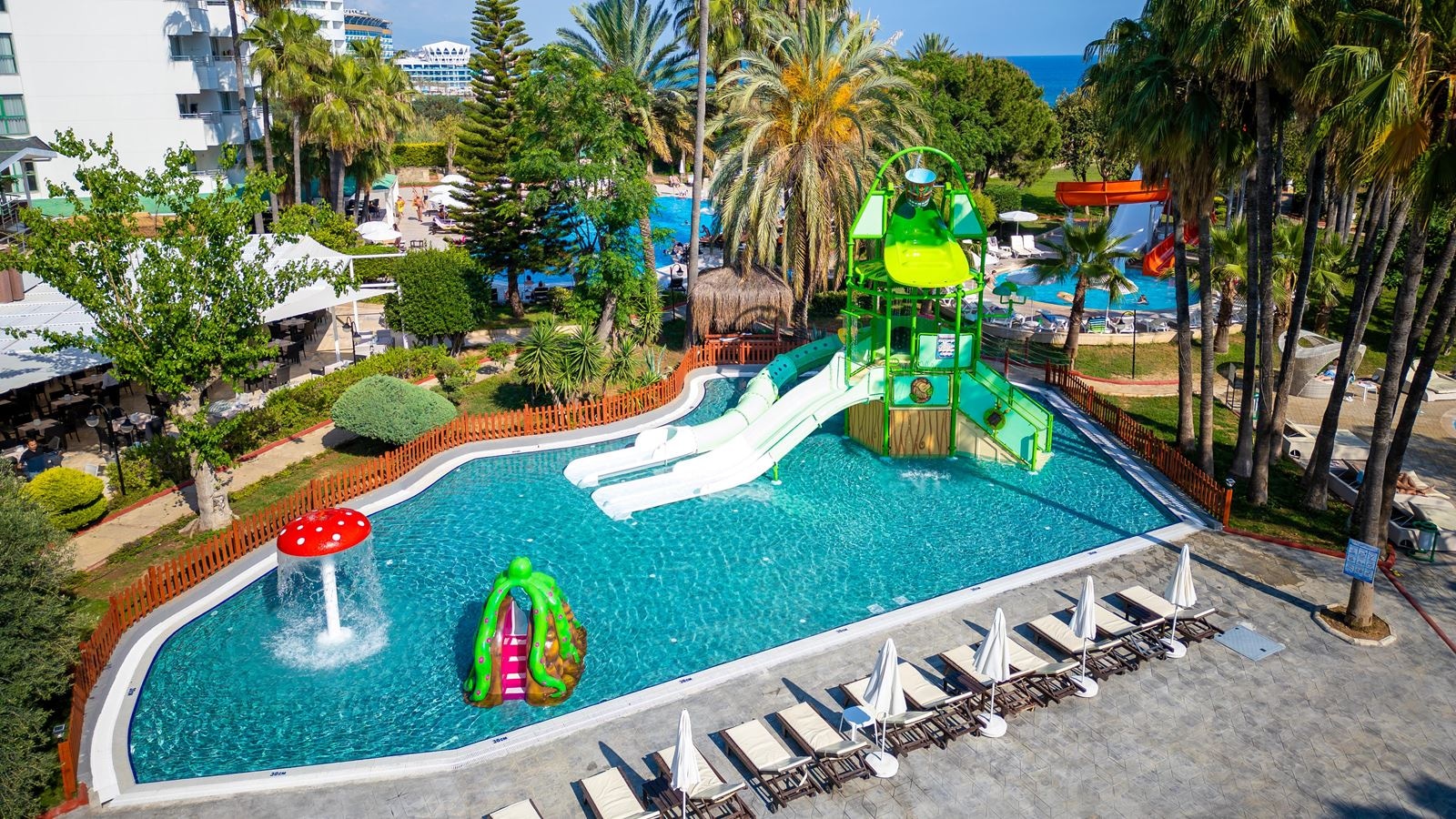 pools-outdoor-childrens-pool