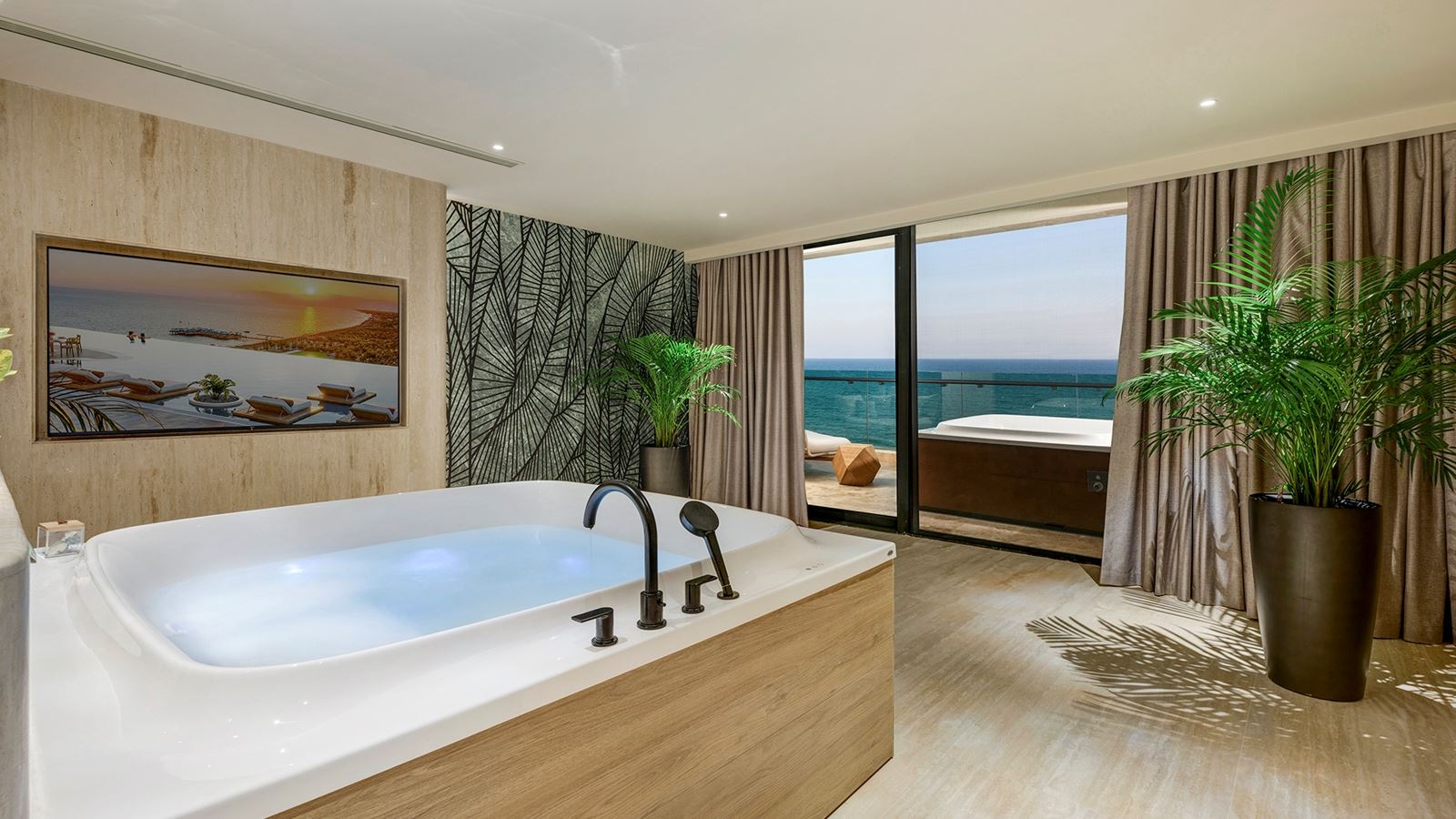 rooms-crown-horizon-suite