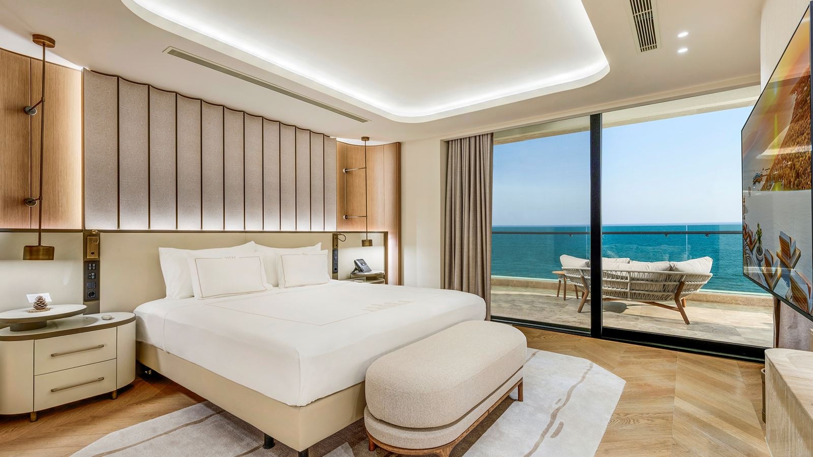 rooms-crown-horizon-suite