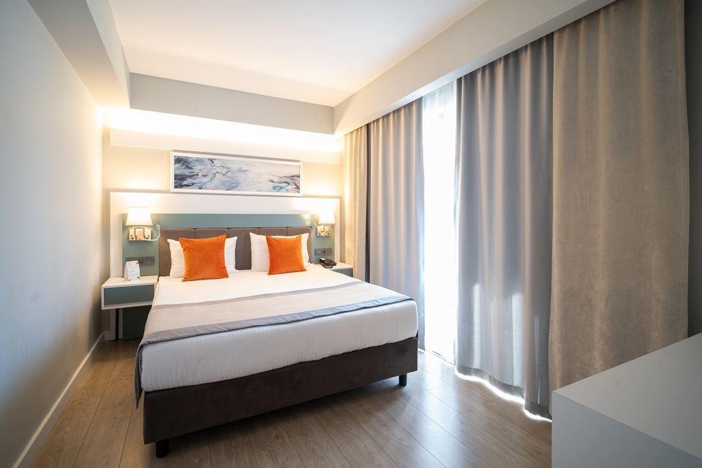 rooms-family-room-c-2-bathroom