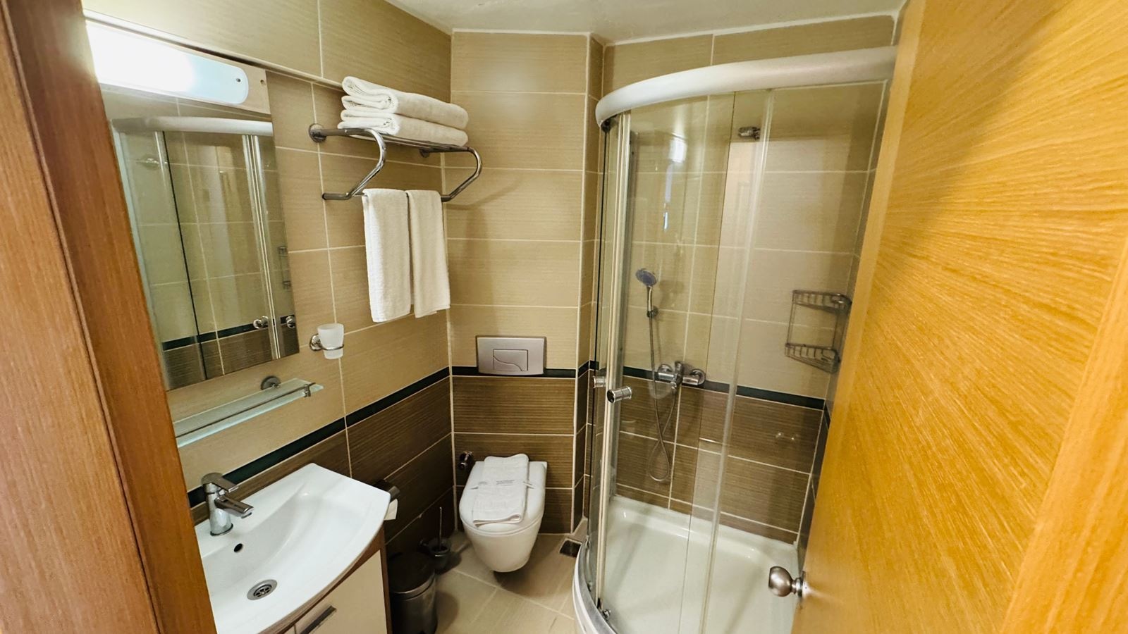 rooms-standard-room-land-view