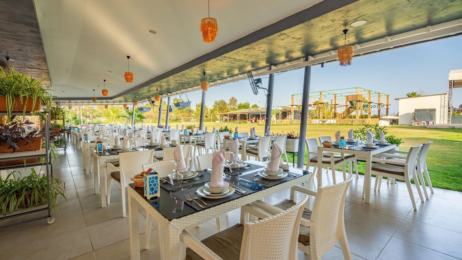 restaurants-yakamoz-restaurant