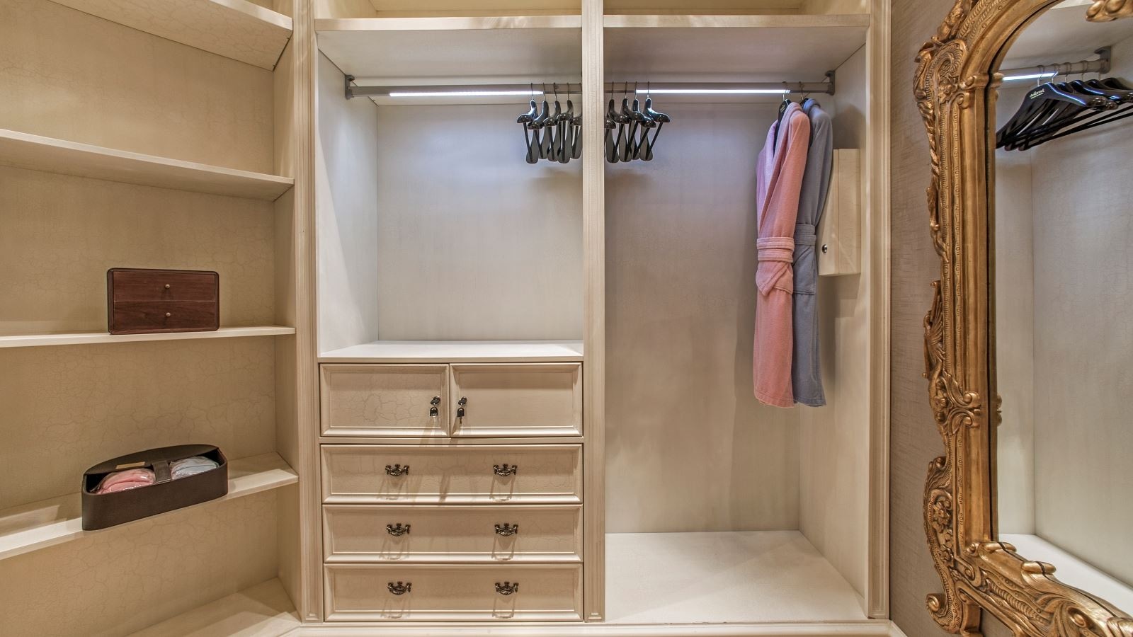 rooms-deluxe-swimup-sea-view