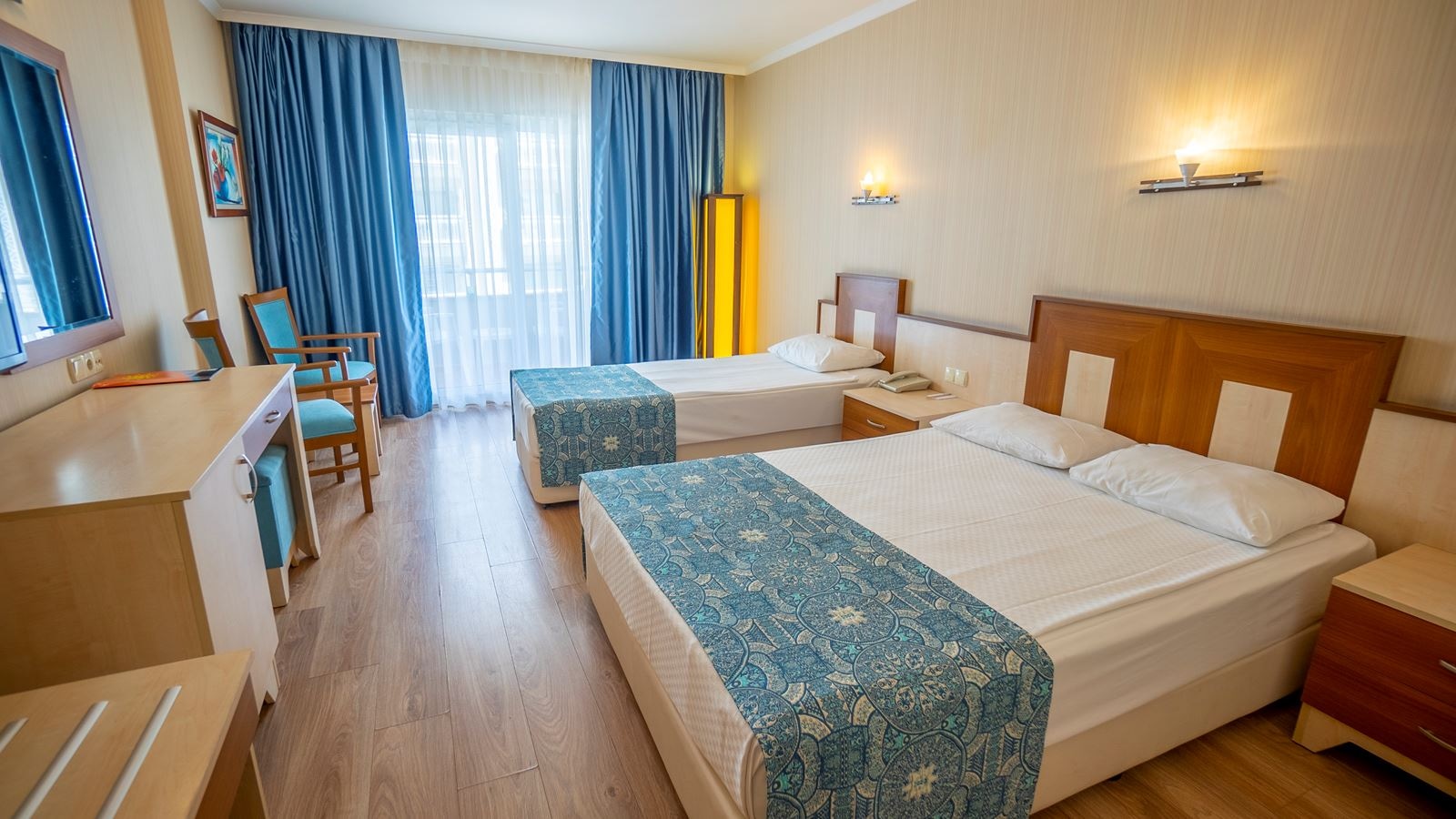 rooms-superior-room-land-view