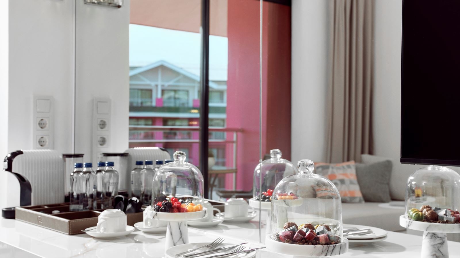 rooms-superior-room-land-view