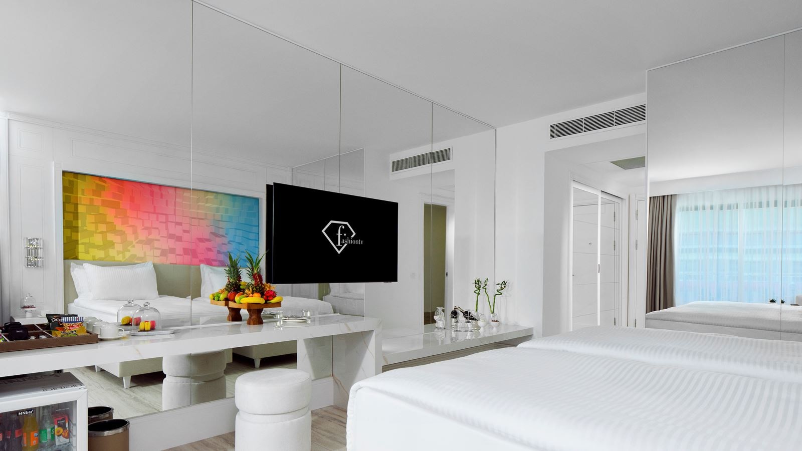 rooms-deluxe-room-partly-sea-view