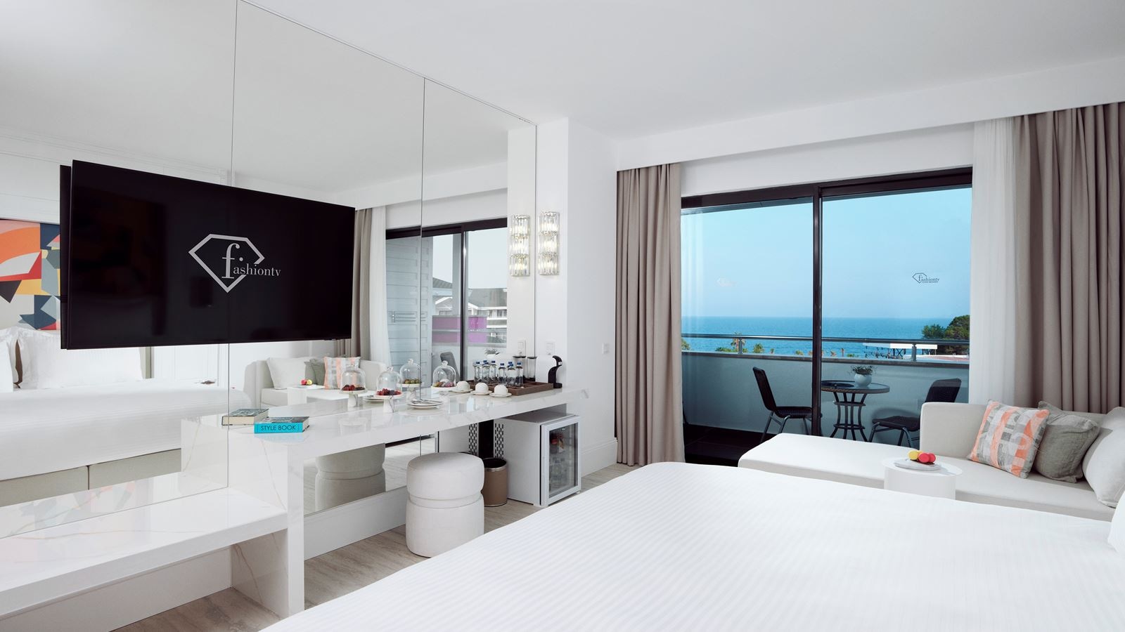 rooms-deluxe-room-sea-view