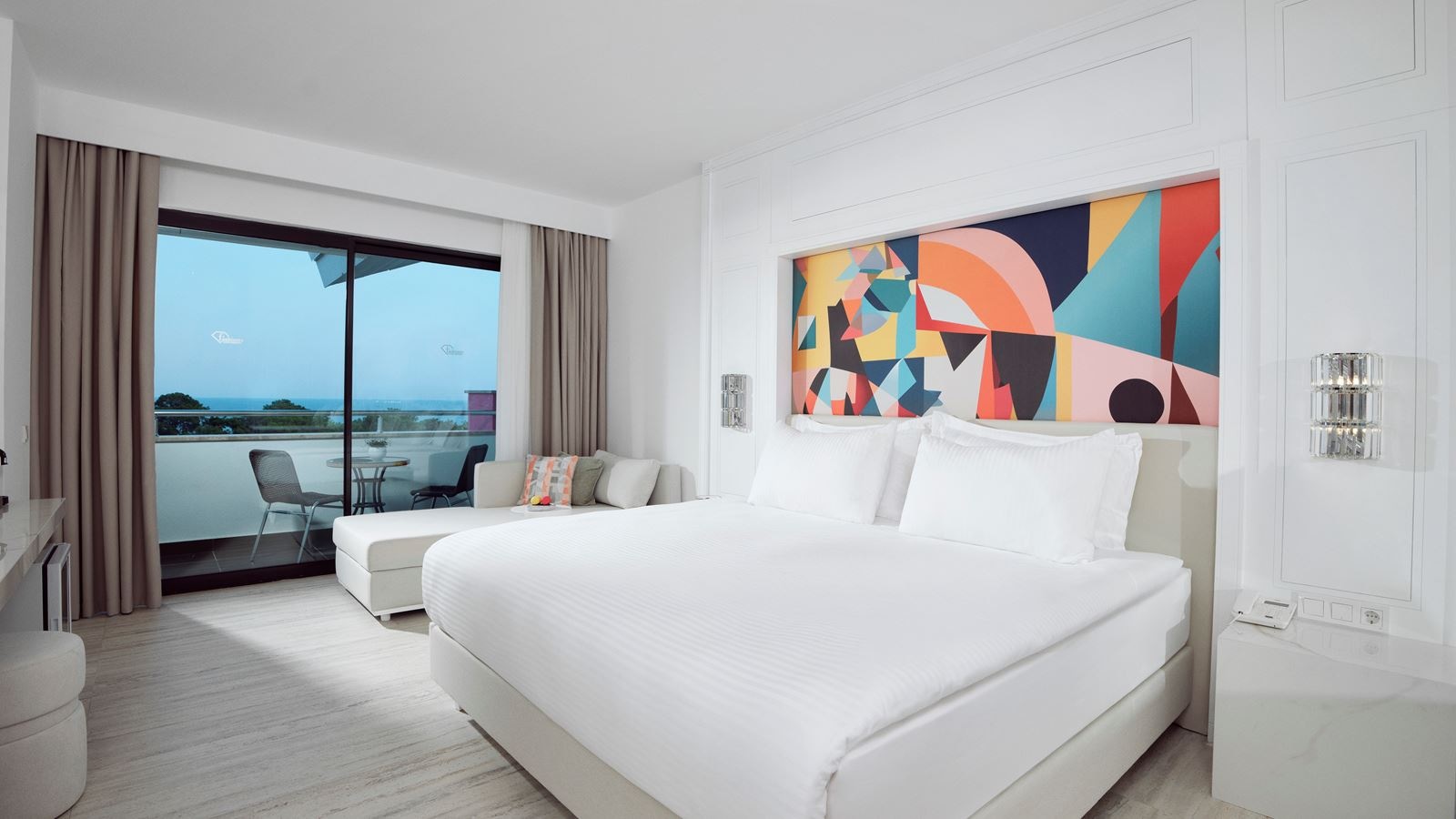 rooms-deluxe-room-sea-view