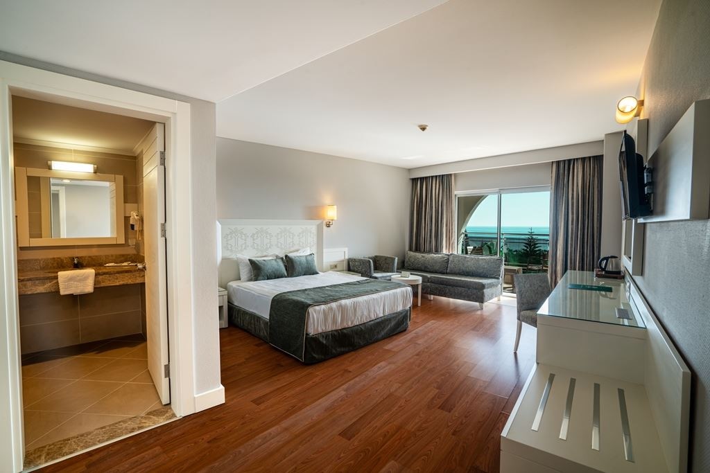 rooms-family-room-b-2-bedrooms