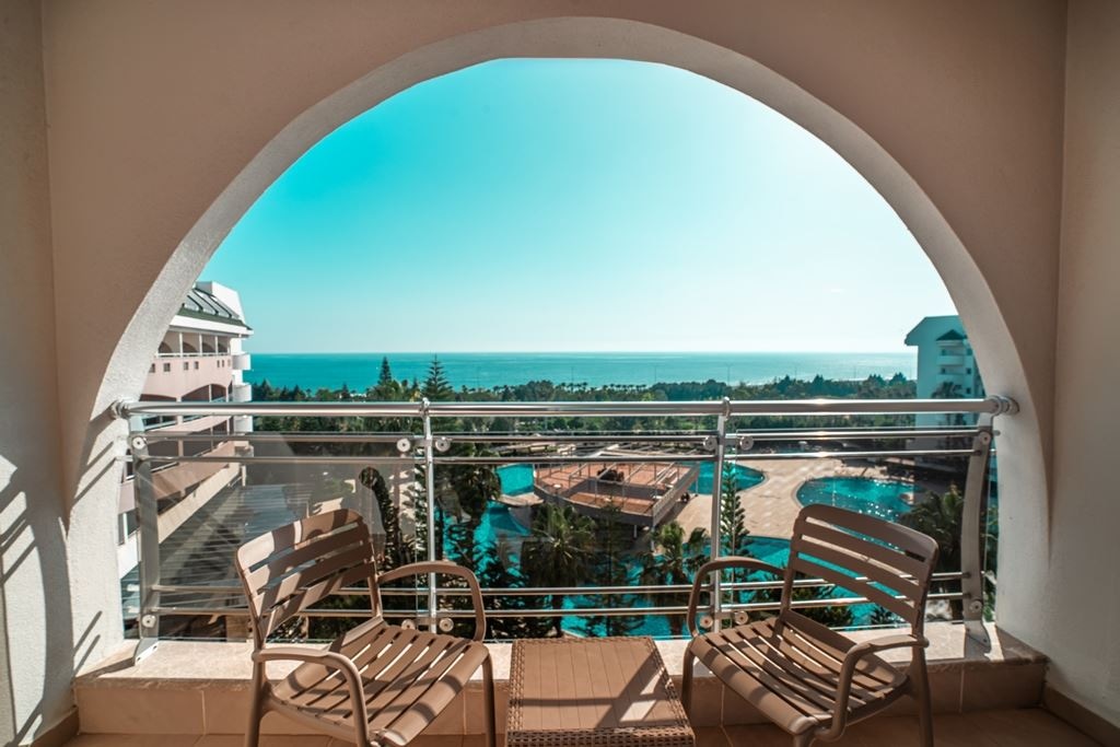 rooms-family-room-b-2-bedrooms