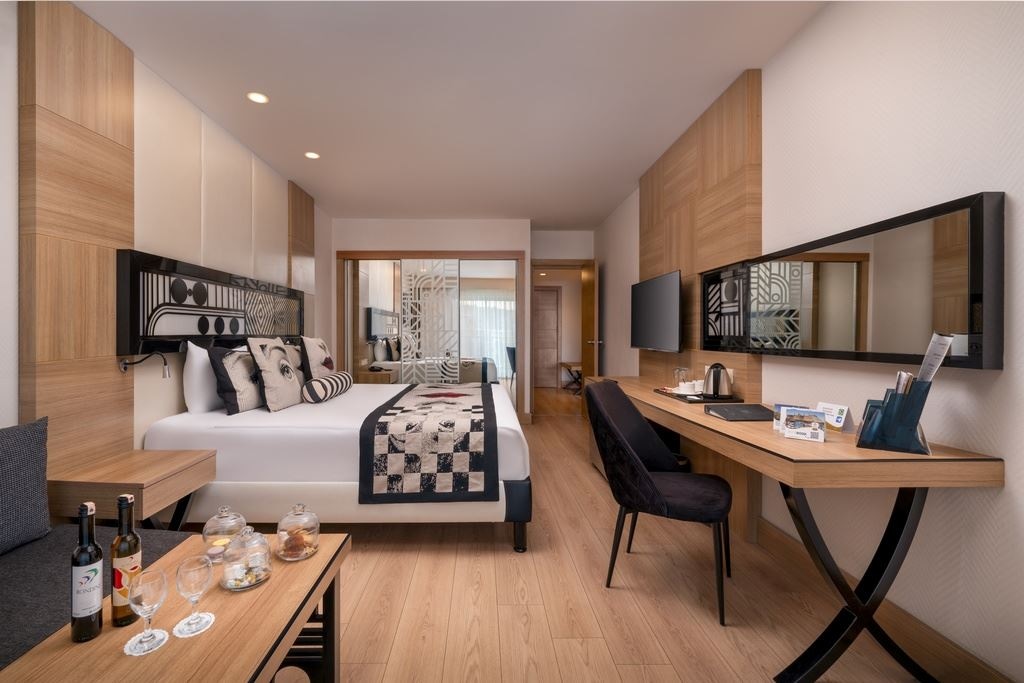 rooms-family-room-sea-side-view