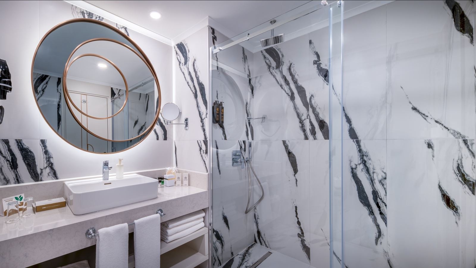 rooms-standard-room-sea-view-with-balcony