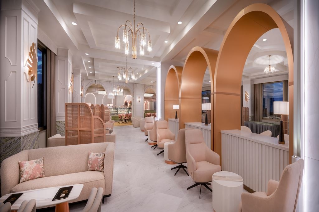 bars-aura-lounge-and-sweetpatisserie