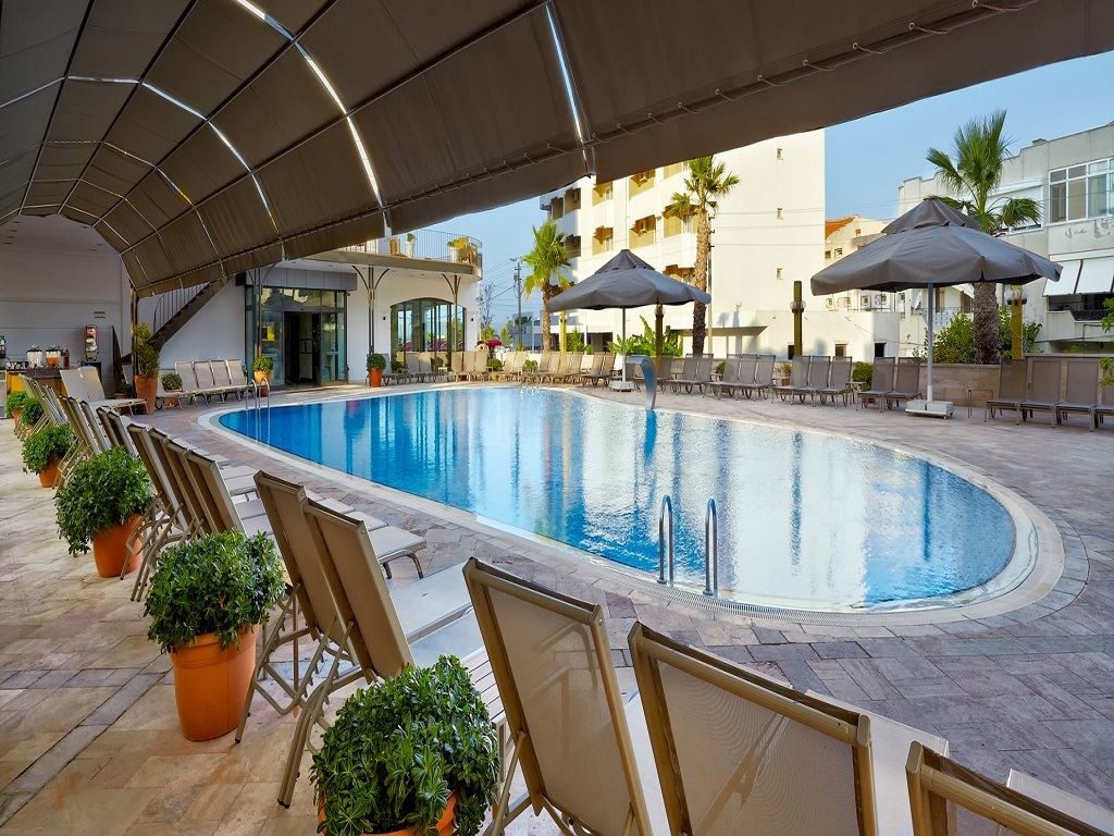 pools-outdoor-pool