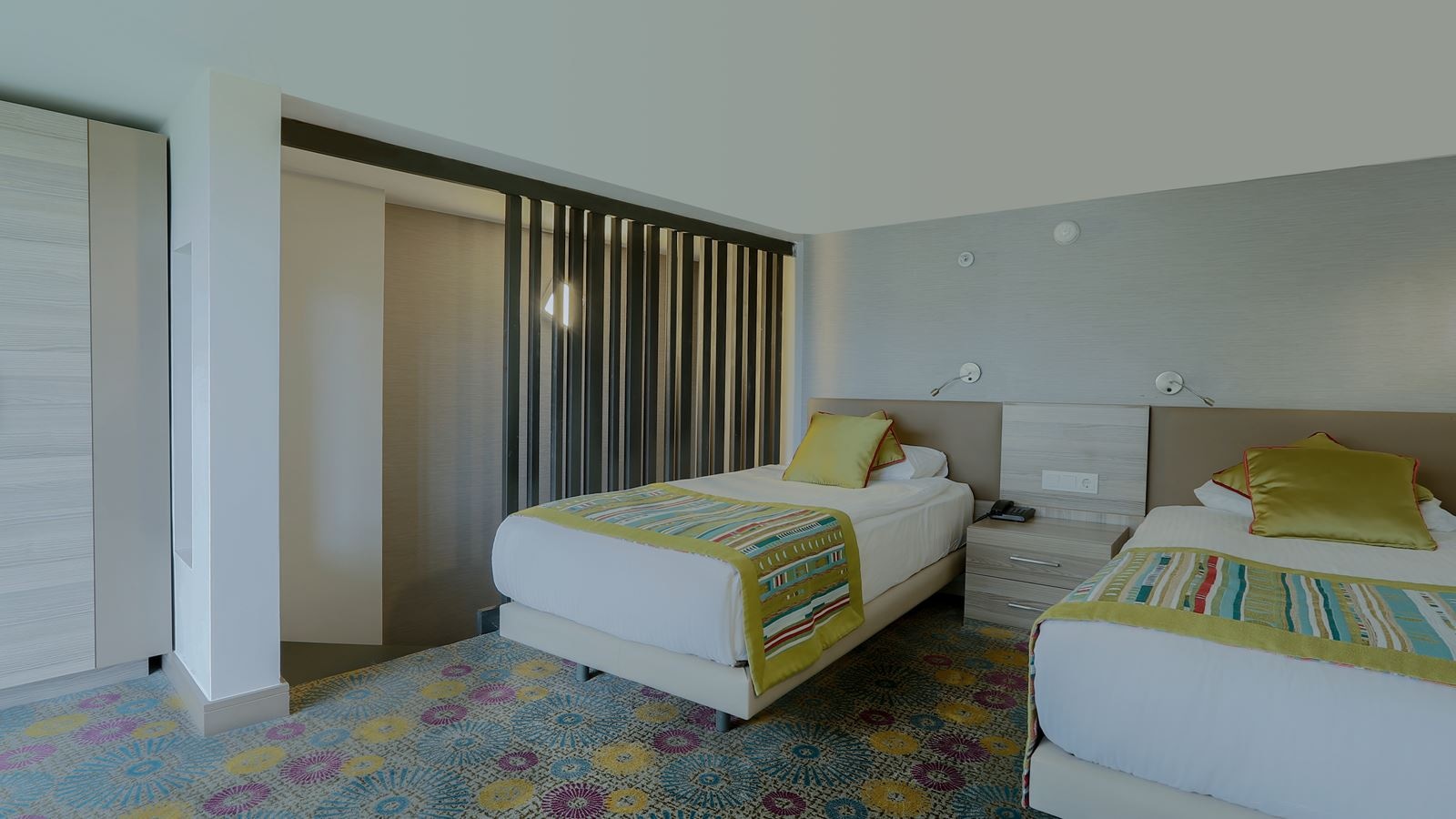 rooms-swim-up-family-duplex