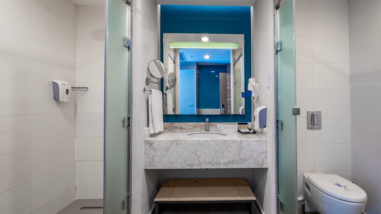 rooms-swim-up--pool-access