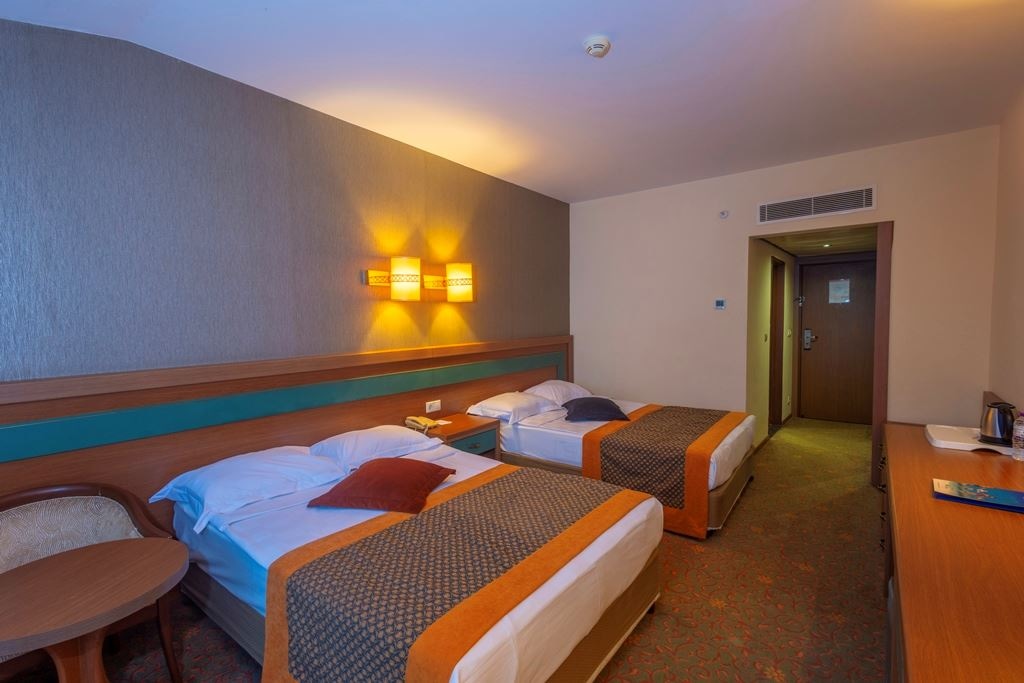 rooms-standard-room-land-view