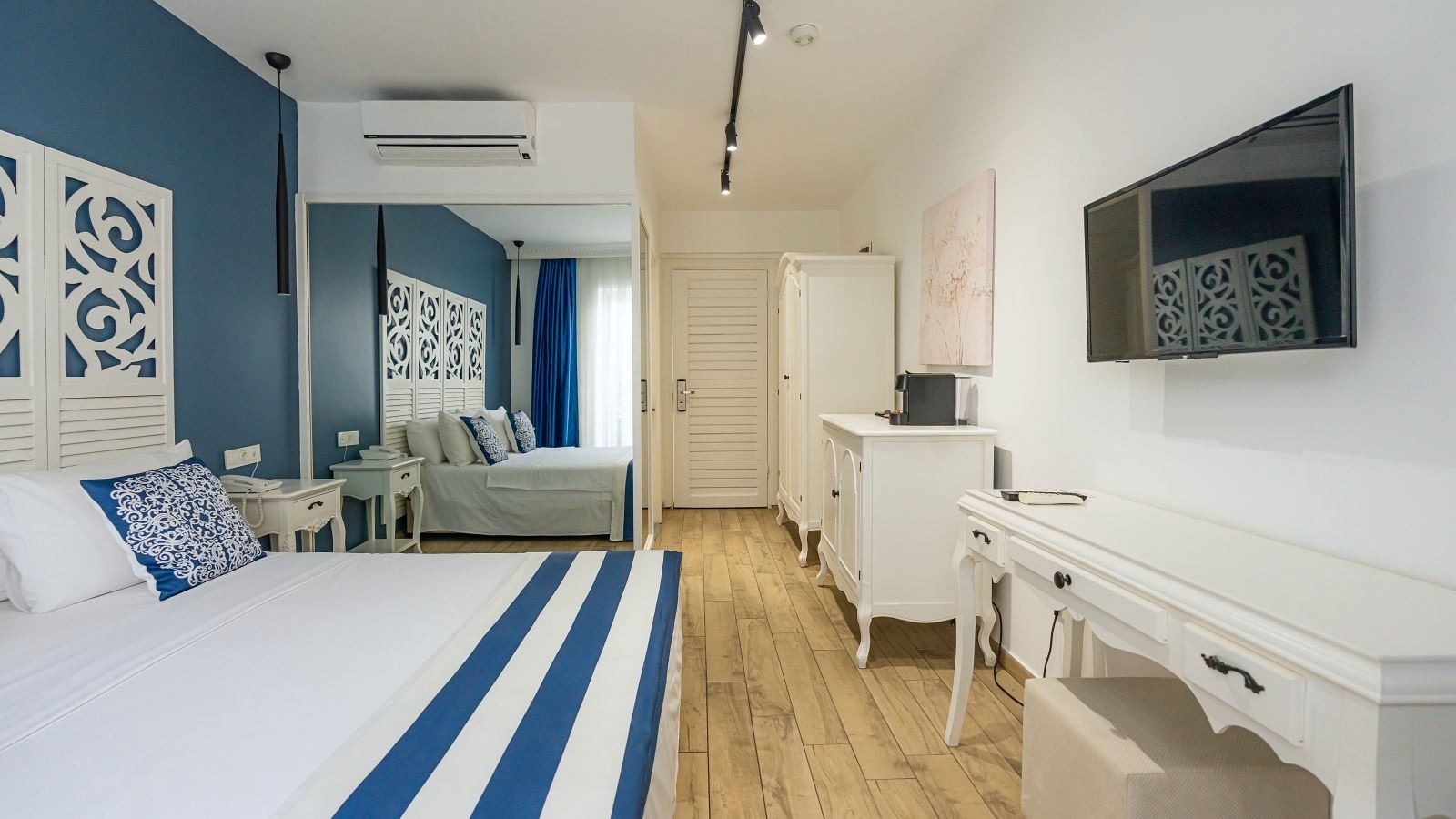 rooms-club-promo-room