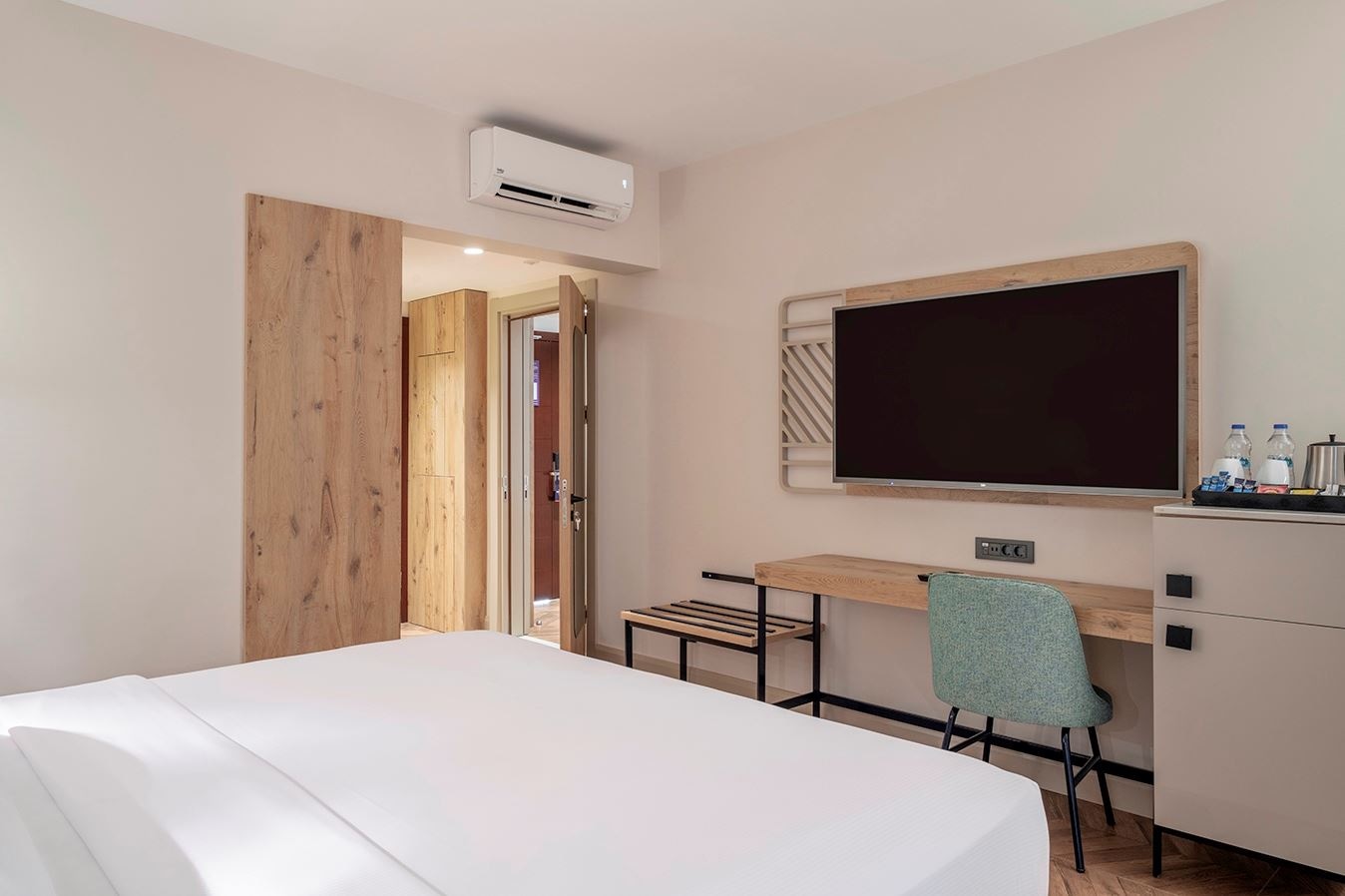 rooms-connection-room