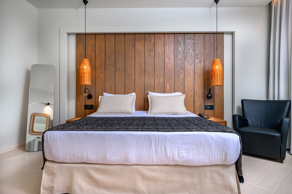 rooms-premium-sea-view-room