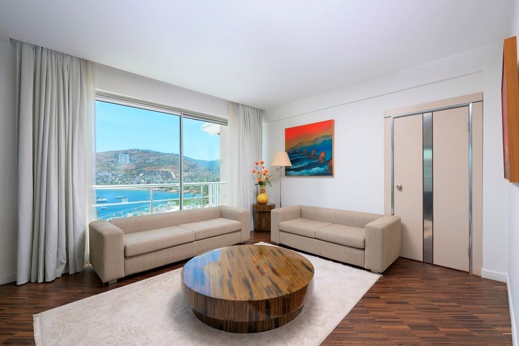 rooms-main-building-senior-suit