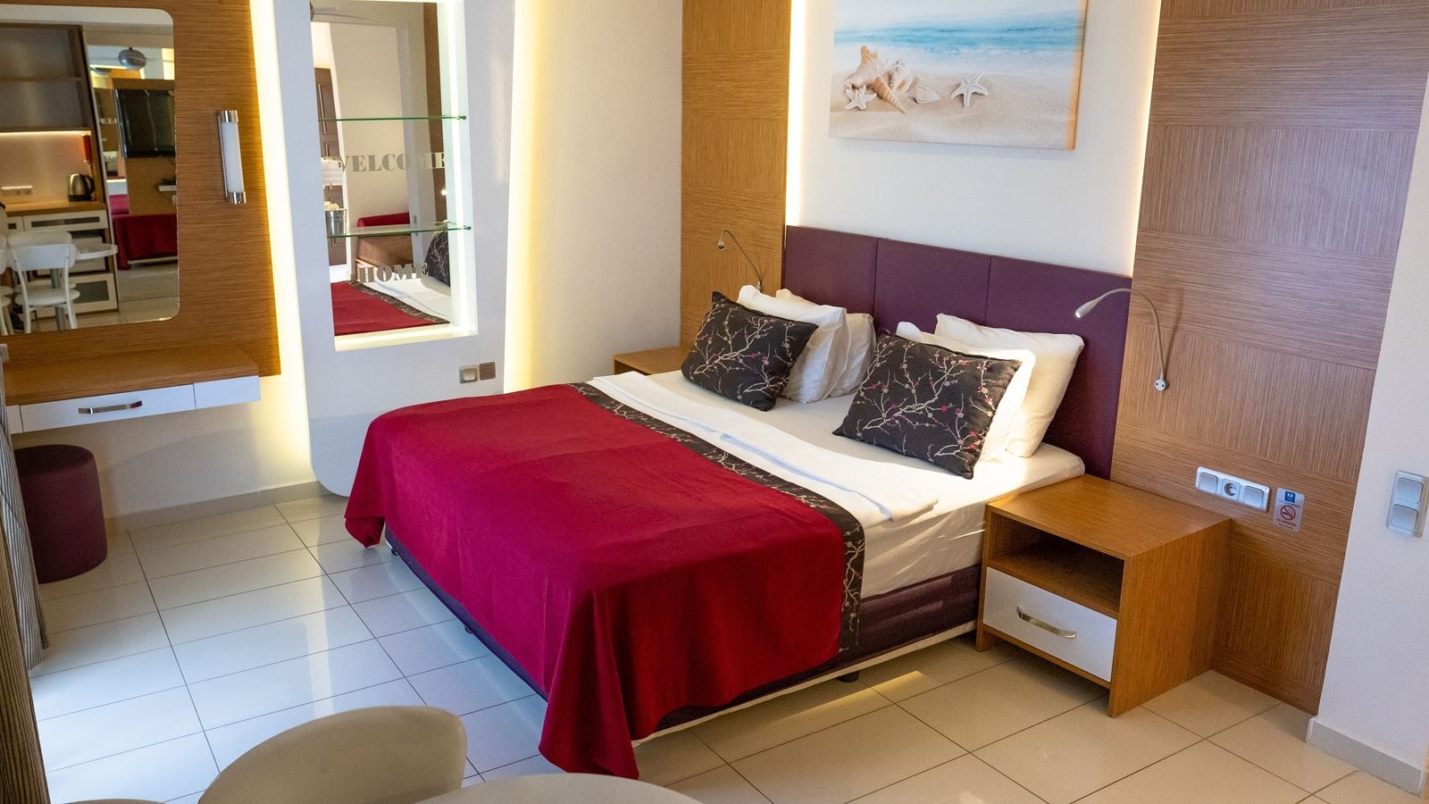 rooms-coral-room-2+2