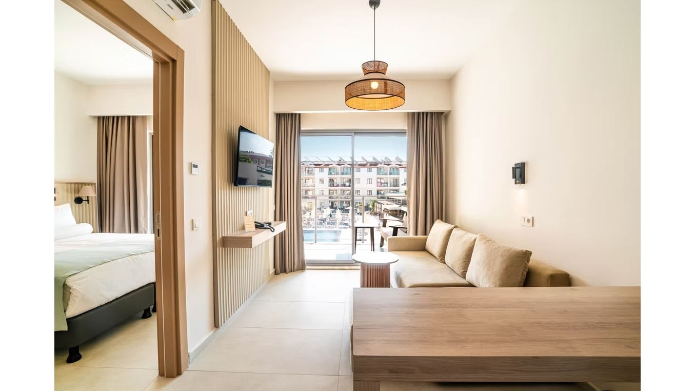 rooms-suit-room