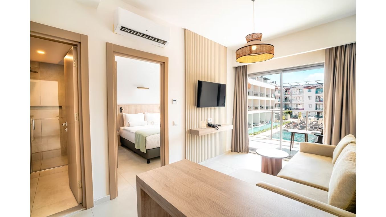 rooms-suit-room