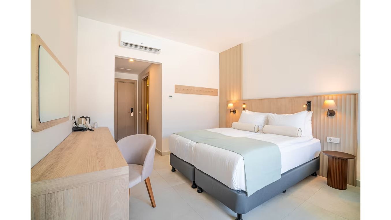 rooms-swimup-room