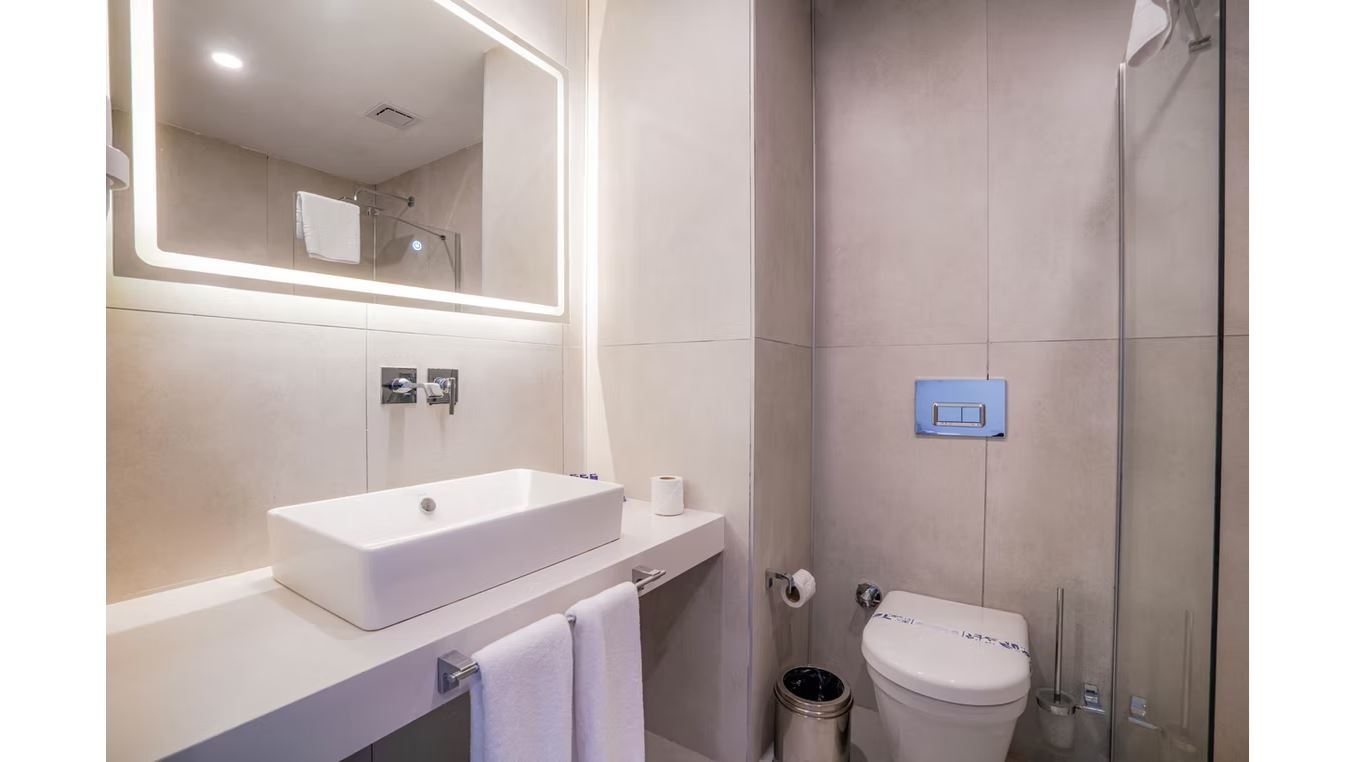 rooms-swimup-room