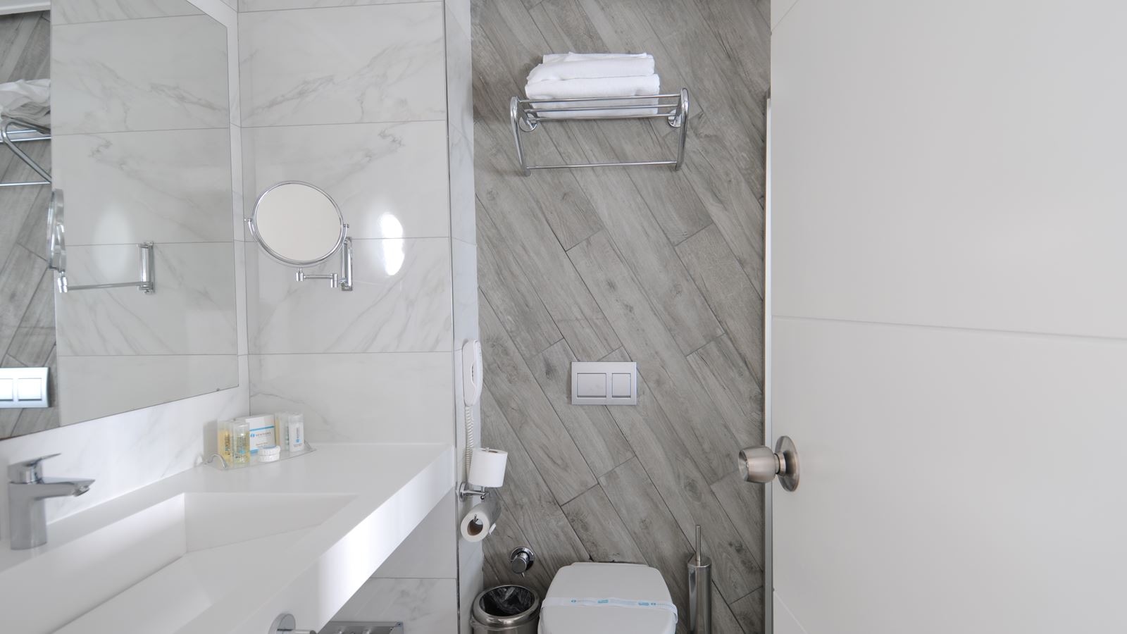 rooms-standard-room