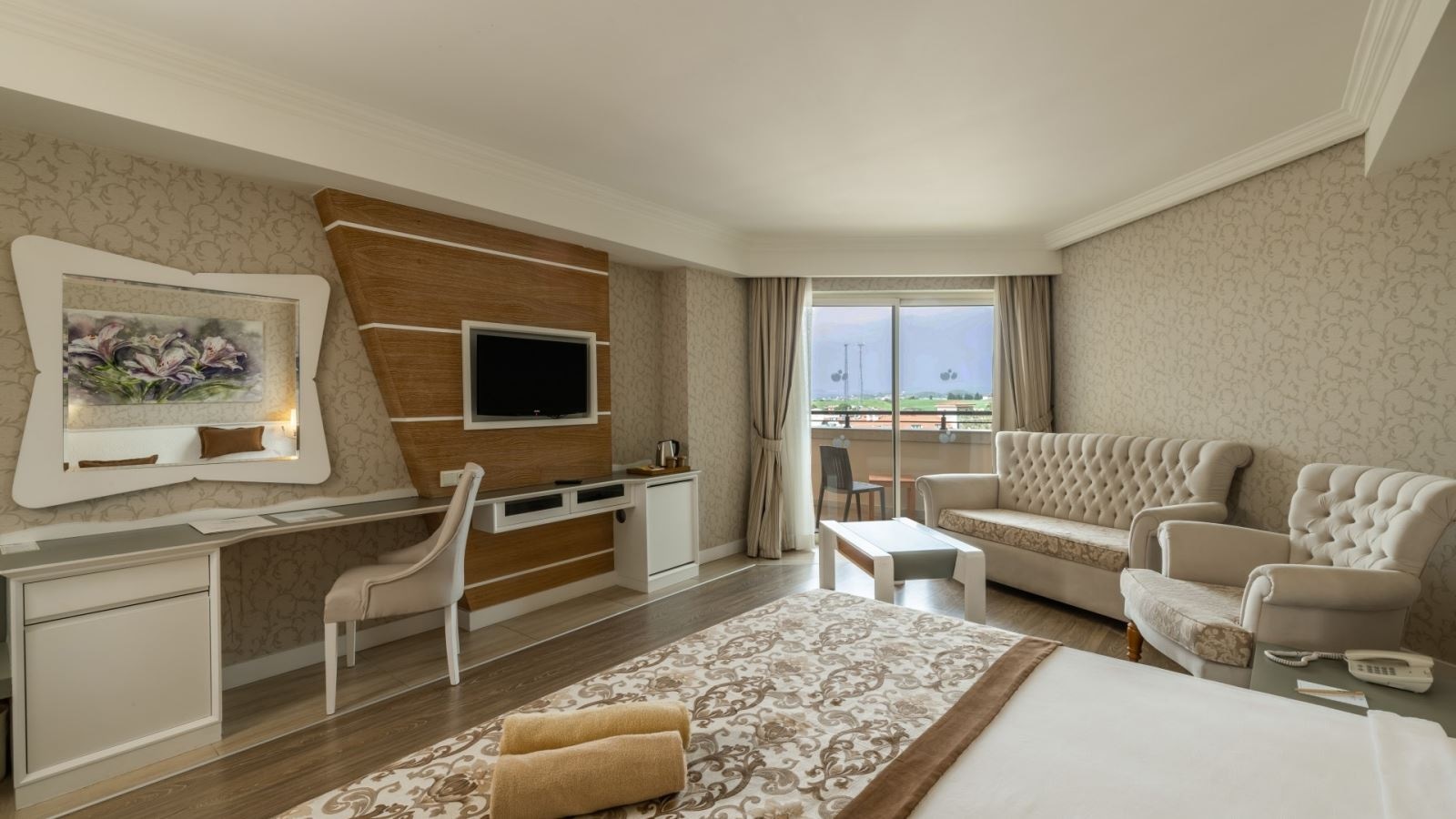 rooms-family-room-land-view