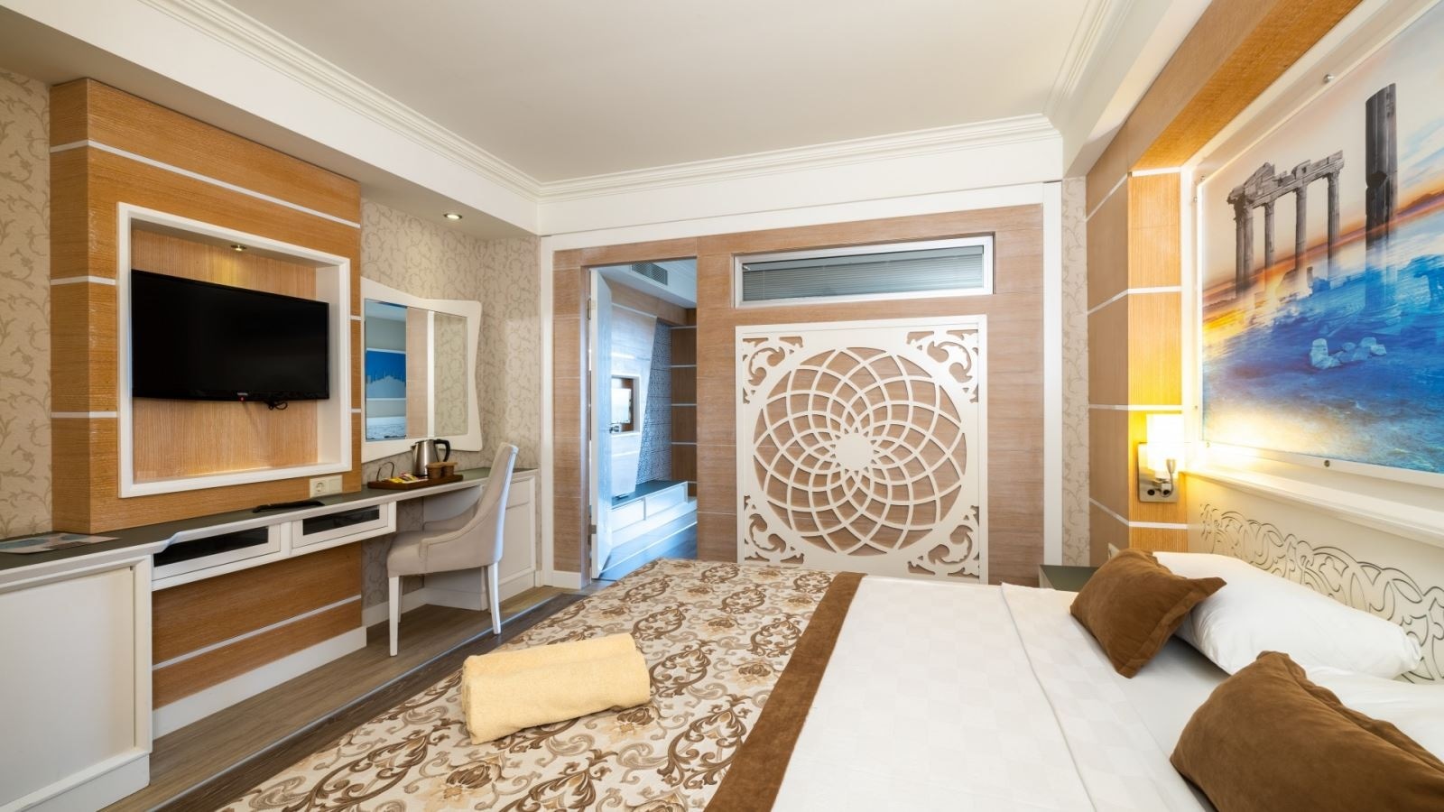 rooms-family-room-side-sea-view