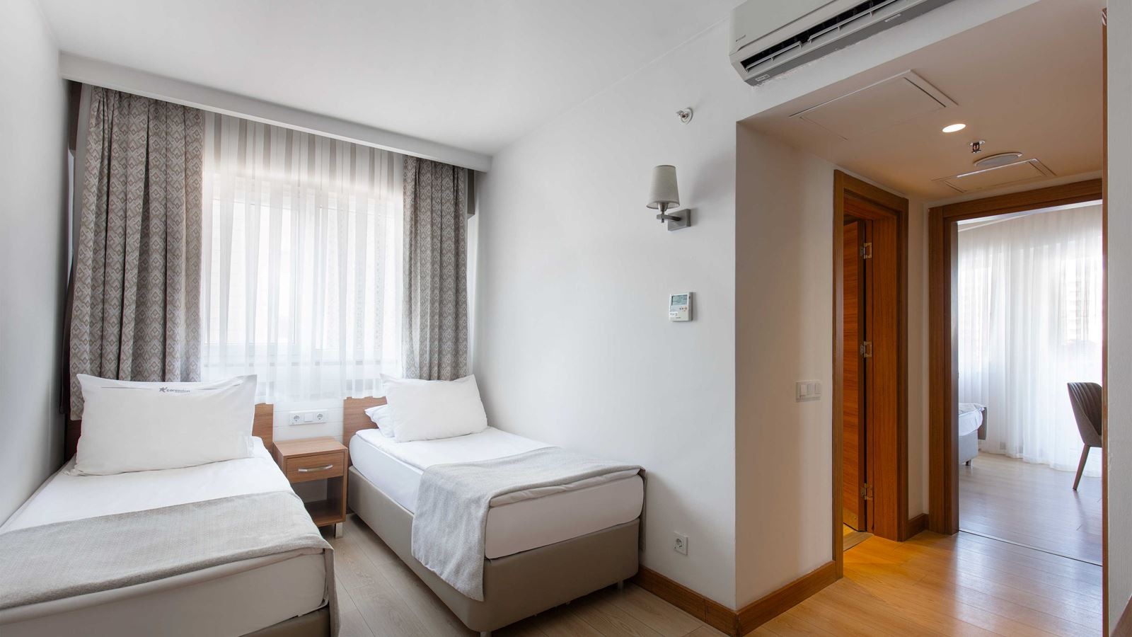 rooms-family-deluxe-room