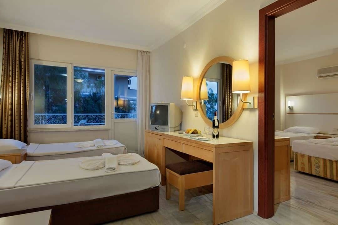 rooms-family-room