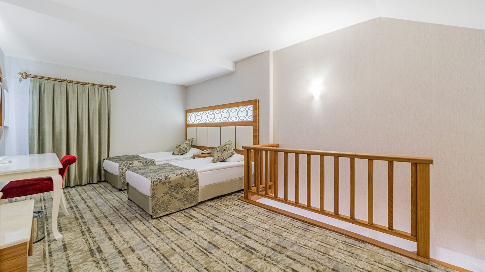 rooms-theodora-building-family-room-2-bedrooms