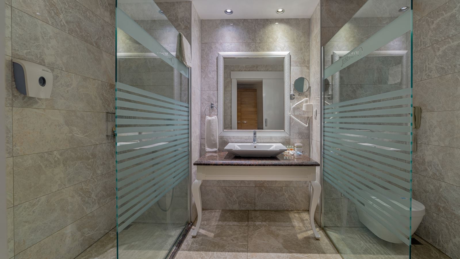 rooms-main-building-family-room-2-bedrooms