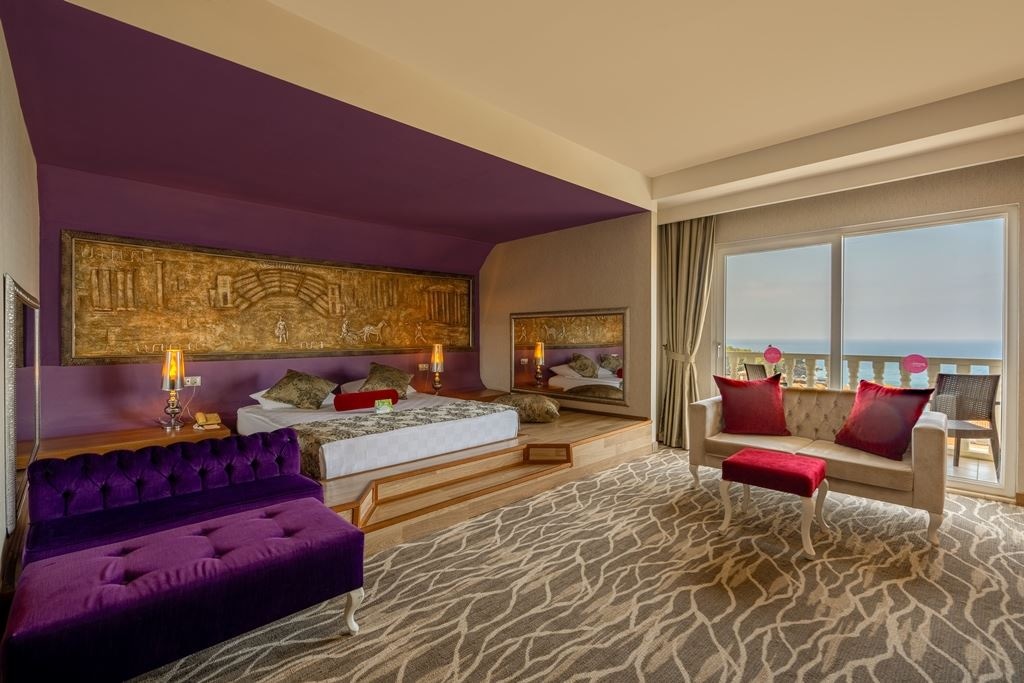 rooms-theodora-building-standard-room