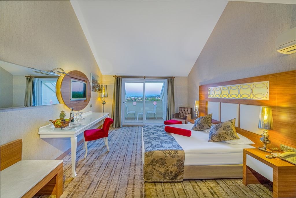 rooms-theodora-building-standard-room