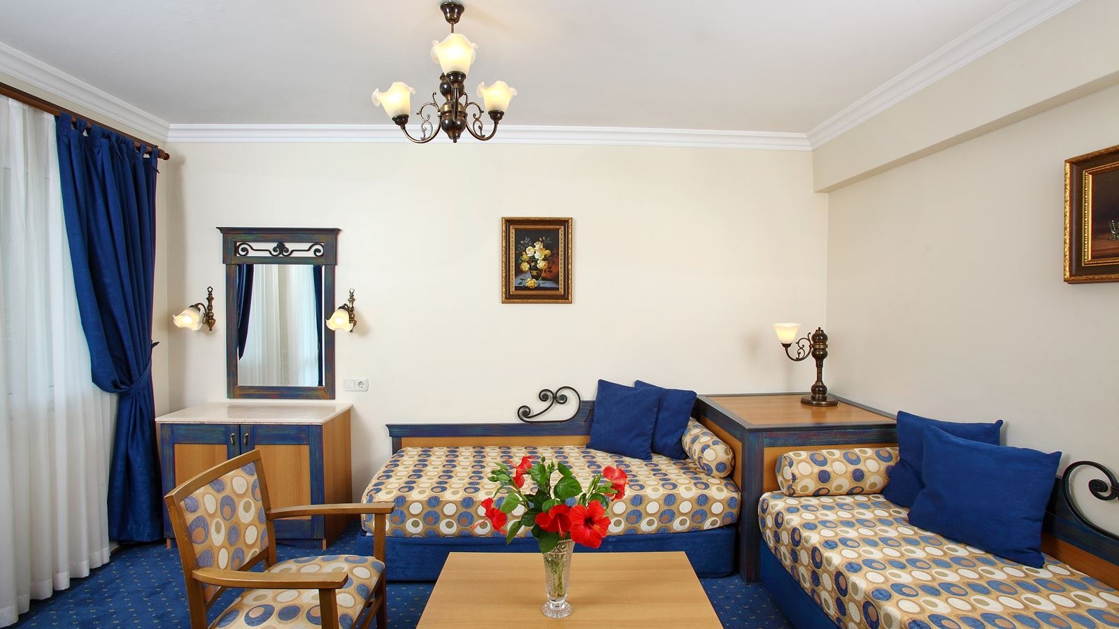 rooms-family-room-sea-view