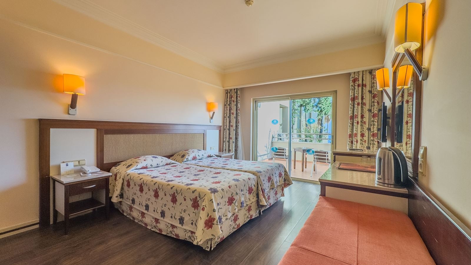 rooms-promo-room-with-balcony