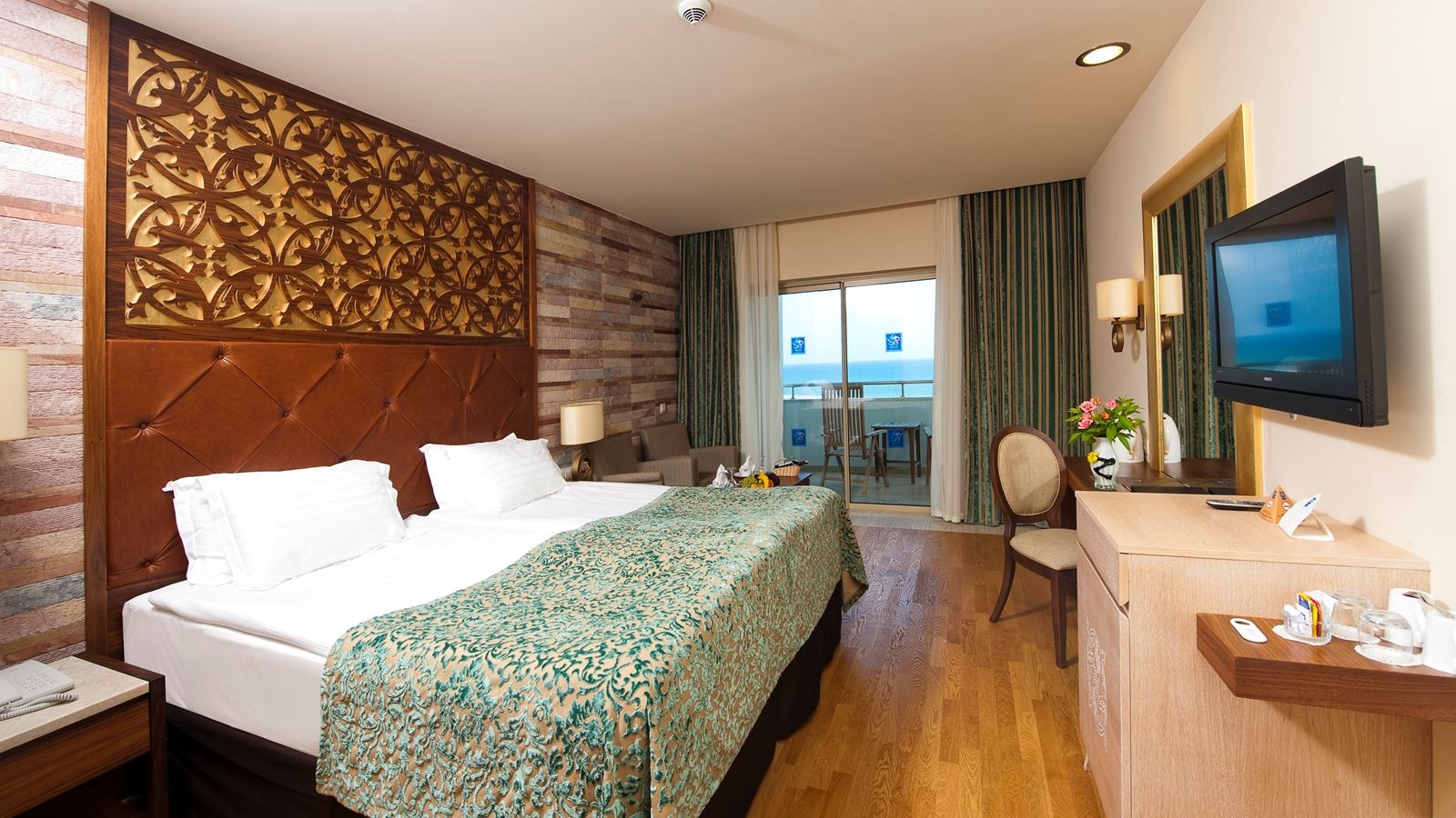 rooms-standard-room-side-sea-view-with-balcony