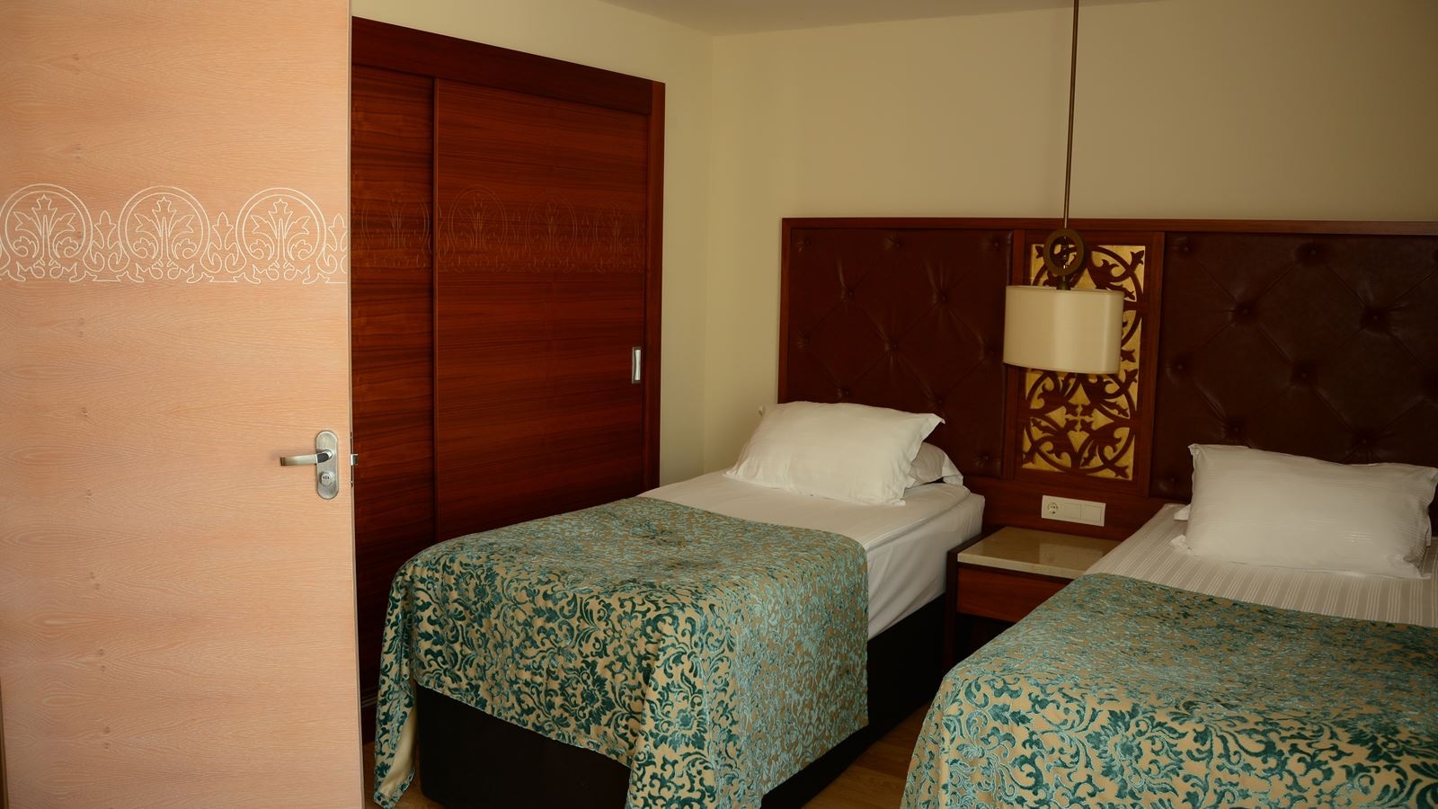 rooms-economy-room-land-view-with-balcony