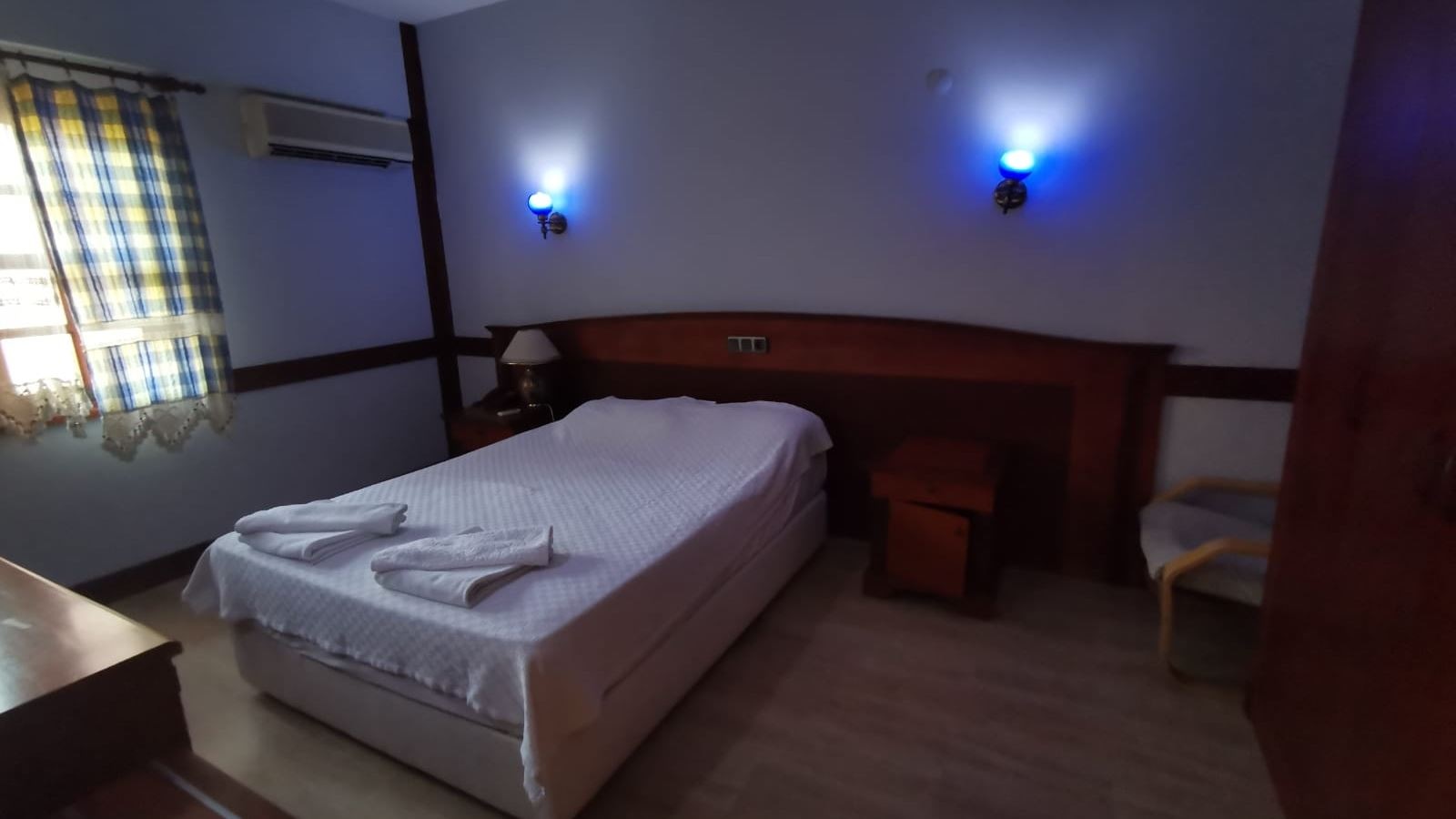 rooms-family-room-one-bedroom