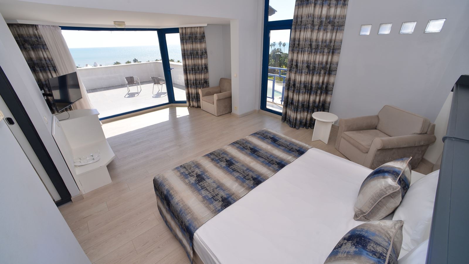rooms-terace-suit-sea-view