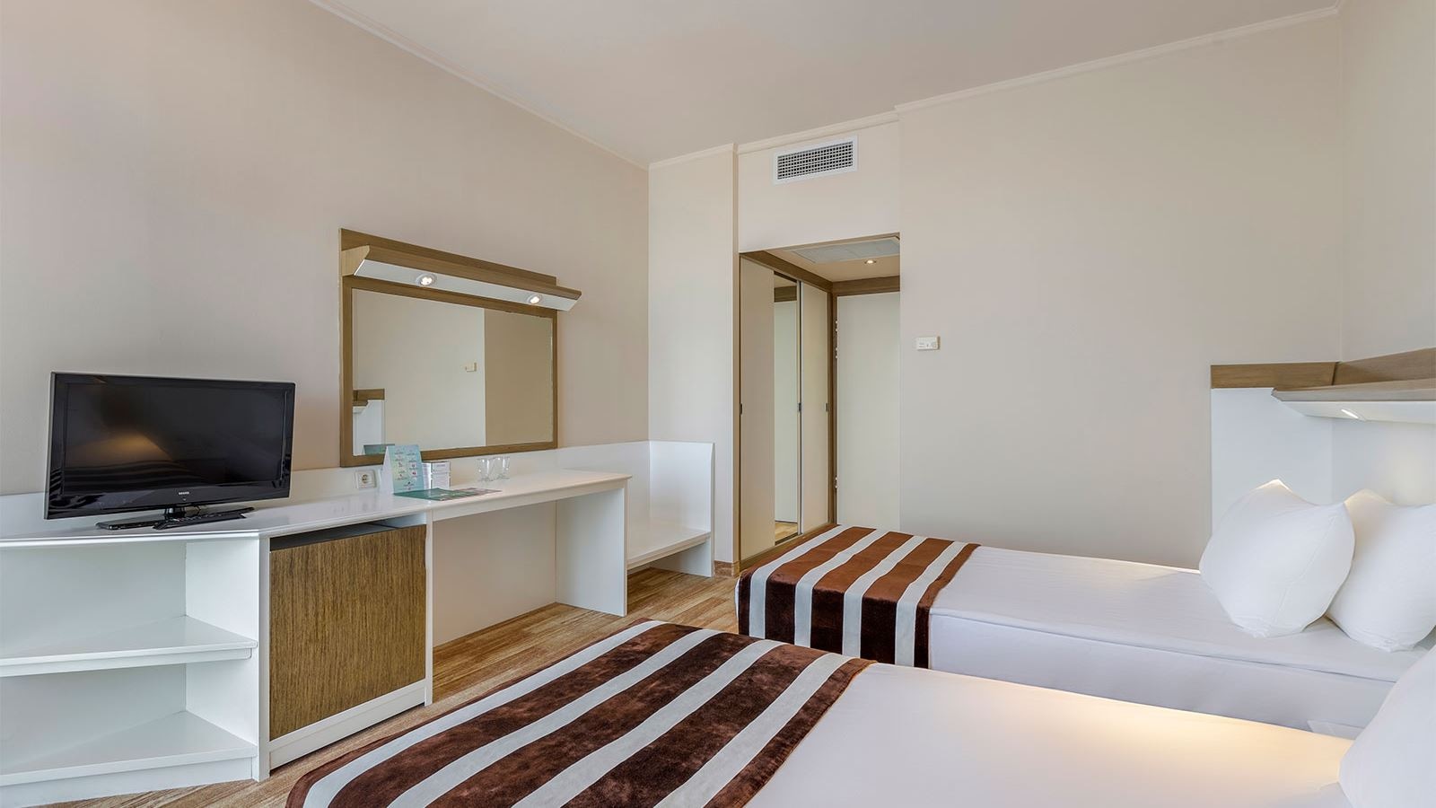 rooms-standard-room-sea-view