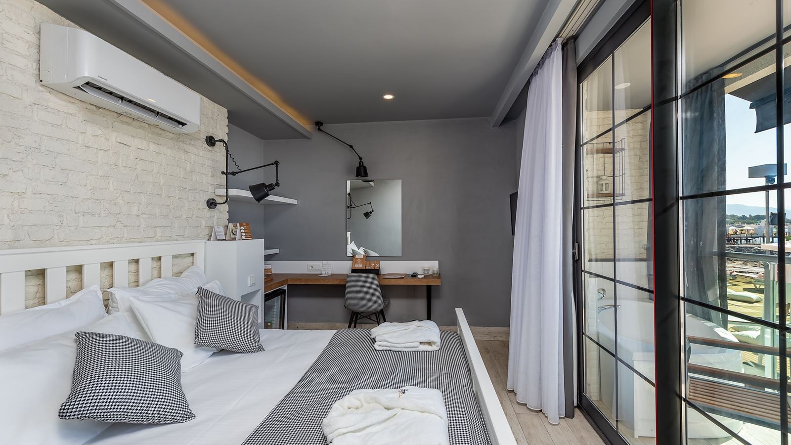 rooms-premium-beach-front-room