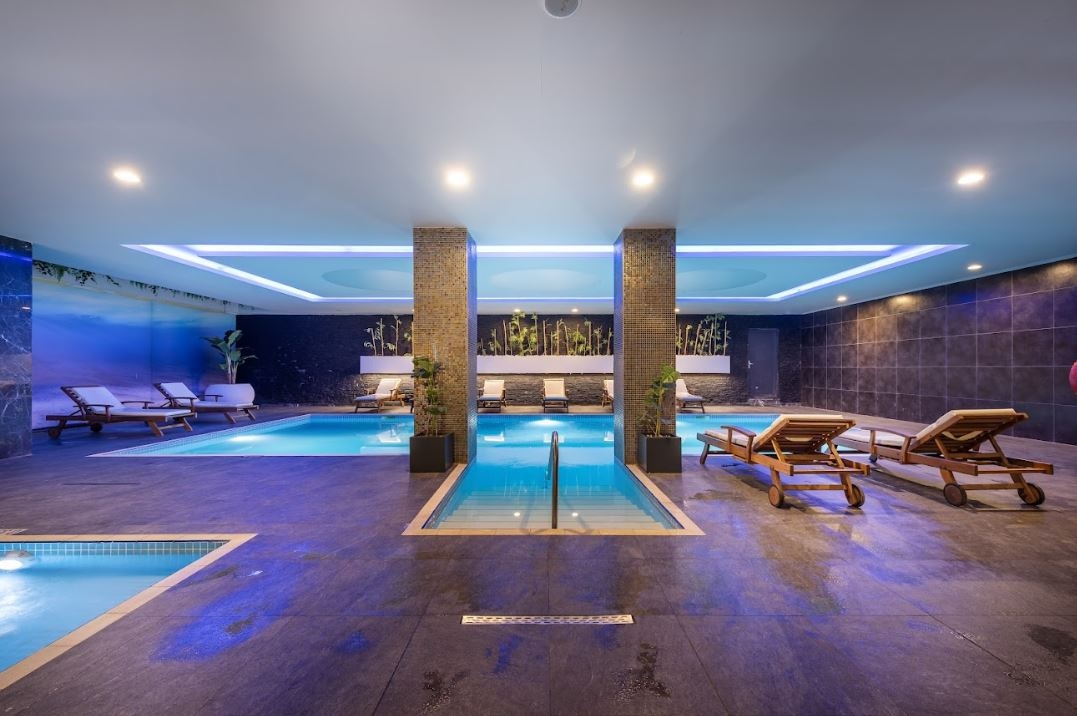 pools-indoor-pool