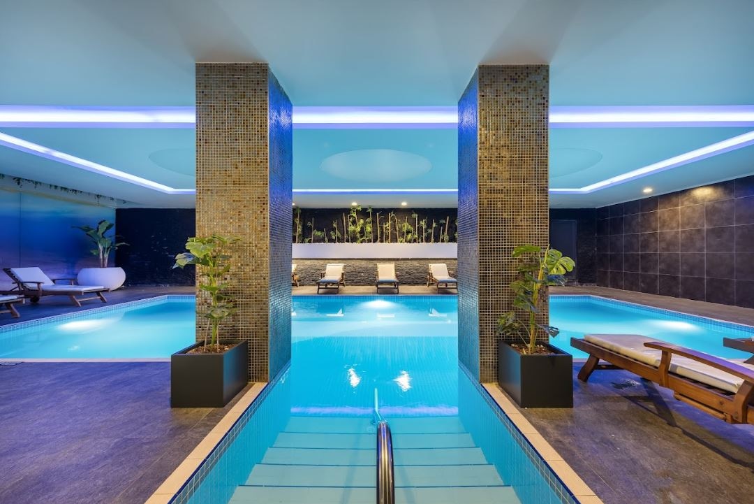 pools-indoor-pool