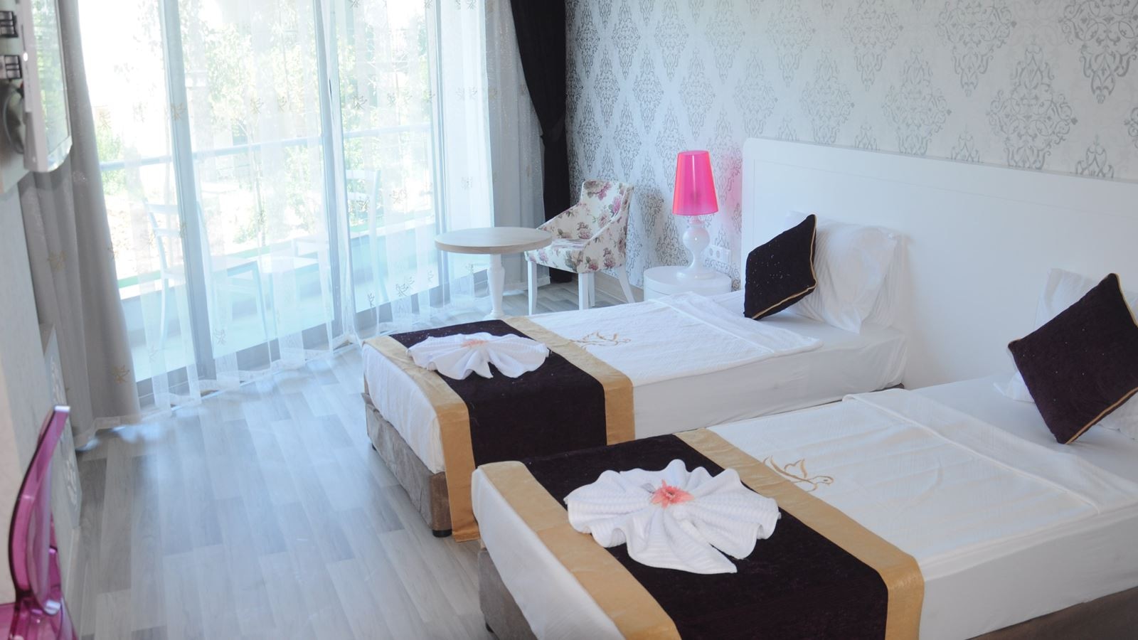 rooms-standard-room-land-view